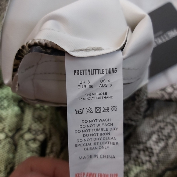 Prettylittlethings Grey Snake Faux Leather Split Hem Straight Leg Pants - Picture 5 of 11